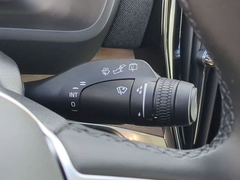 New 2026 Volvo XC90 B5 Plus w/ Protection Package Premier image 24