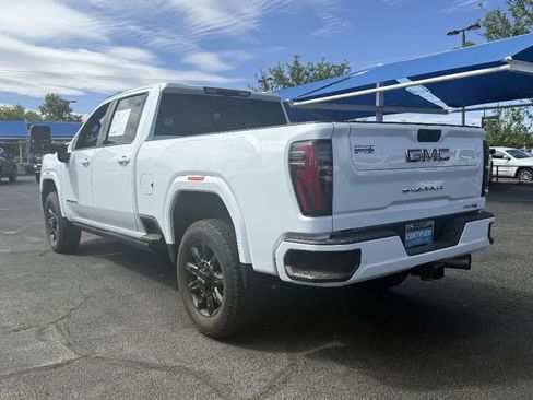 Used 2024 GMC Sierra 2500 AT4 w/ AT4 Premium Plus Package image 7