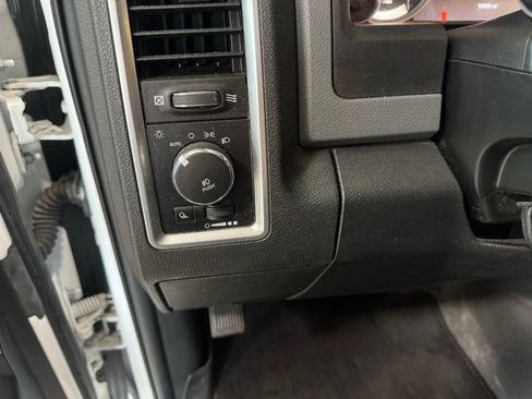 Used 2017 RAM 1500 Big Horn AWD/4WD image 17