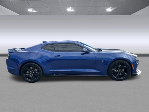 Used 2022 Chevrolet Camaro SS image 2