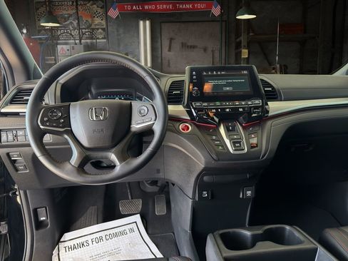 Used 2023 Honda Odyssey Sport image 18