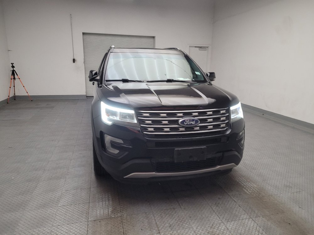 Used 2017 Ford Explorer XLT w/ Equipment Group 202A FWD image 14