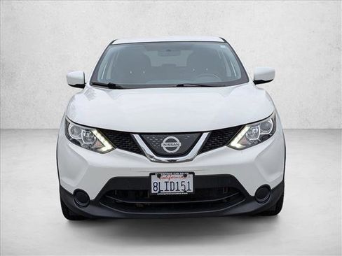 Used 2018 Nissan Rogue Sport S image 2