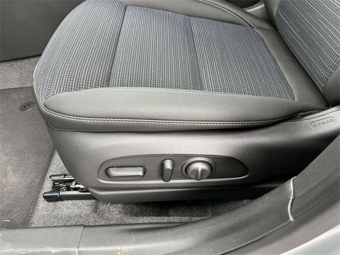 Used 2025 Buick Envista Preferred w/ Convenience I Package image 17