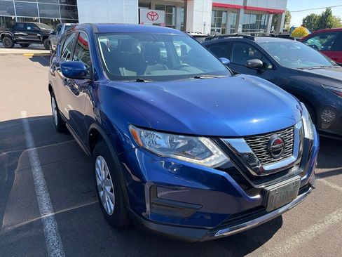 Used 2018 Nissan Rogue S AWD/4WD image 3