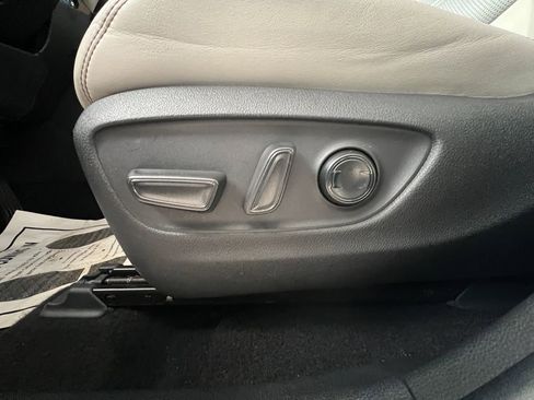 Used 2022 Toyota RAV4 Limited image 13