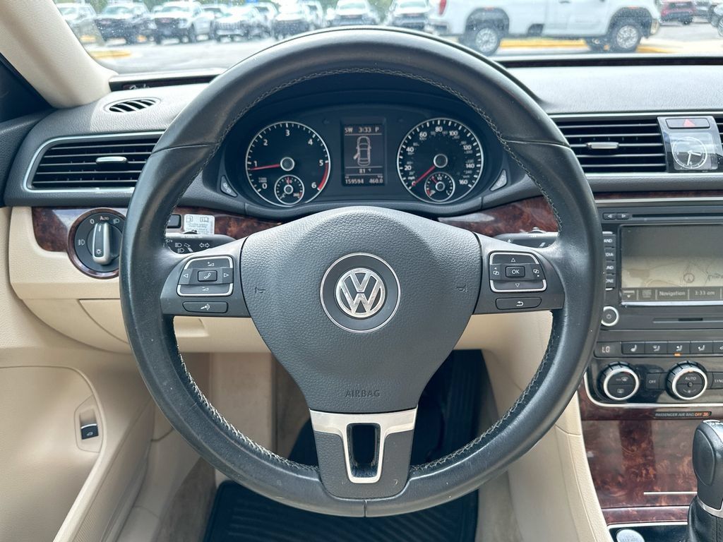Used 2013 Volkswagen Passat TDI SEL Premium FWD image 18