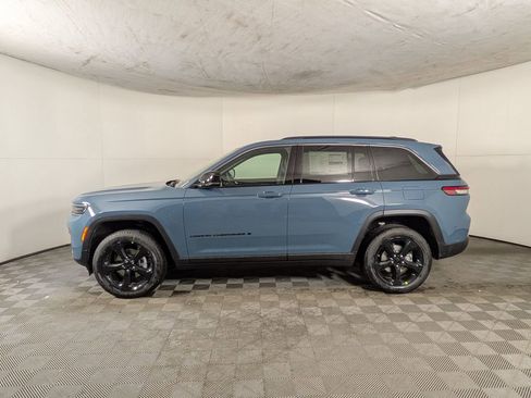 New 2026 Jeep Grand Cherokee Limited w/ Limited Altitude Package AWD/4WD image 3