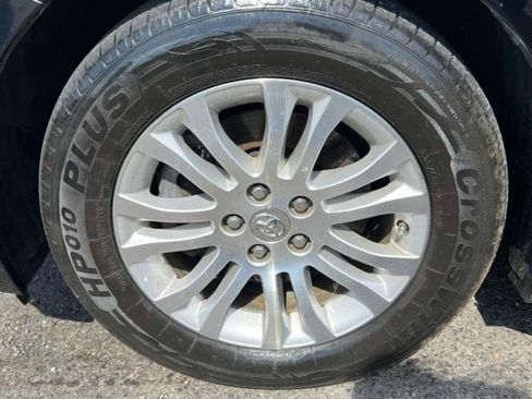 Used 2017 Toyota Sienna XLE w/ XLE Navigation Package image 12