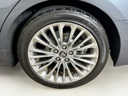 Used 2019 Toyota Avalon Limited w/ Advanced Safety Package FWD image 11