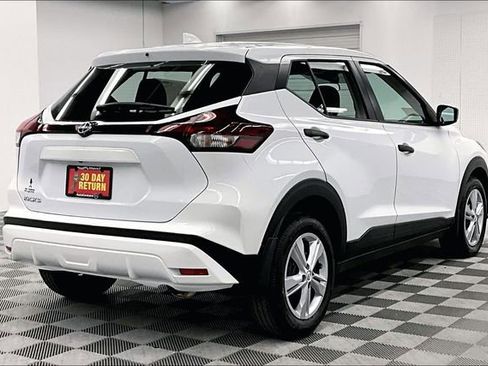 New 2025 Nissan Kicks Play S FWD image 17