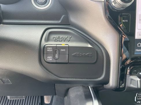 Used 2024 RAM 3500 Big Horn AWD/4WD image 18