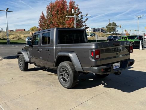 New 2025 Jeep Gladiator Sport image 10