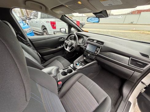 Used 2020 Nissan Leaf SV Plus image 12