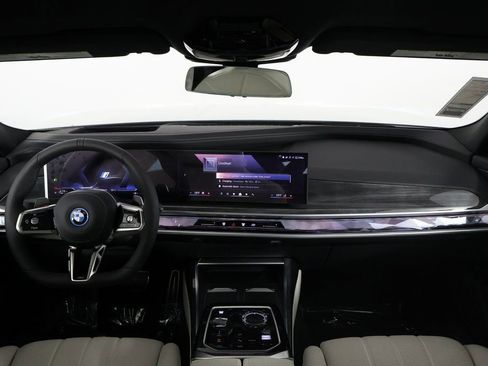 New 2026 BMW 750e xDrive w/ Executive Package image 4