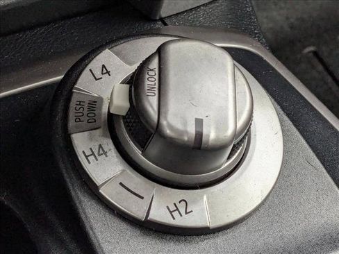 Used 2016 Toyota 4Runner SR5 image 18