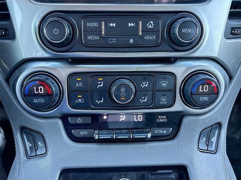 Used 2017 Chevrolet Suburban LT w/ Luxury Package RWD image 19