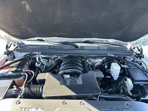 Used 2018 GMC Yukon Denali w/ Open Road Package AWD/4WD image 29