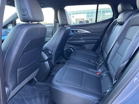 Used 2025 Chevrolet Equinox EV LT w/ Convenience Package image 11