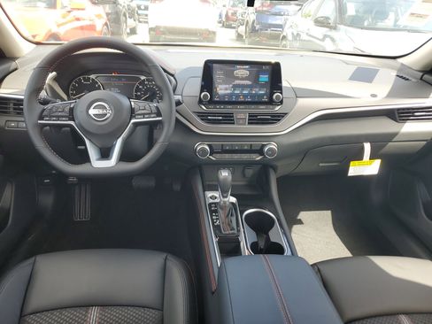 New 2025 Nissan Altima 2.5 SR image 12