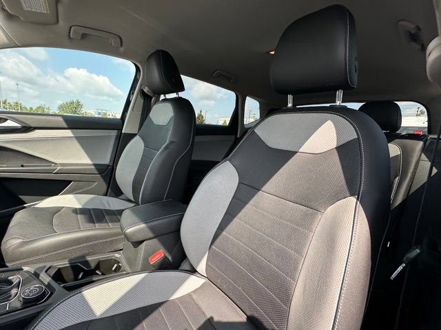 Certified 2022 Volkswagen Taos SEL AWD/4WD image 26