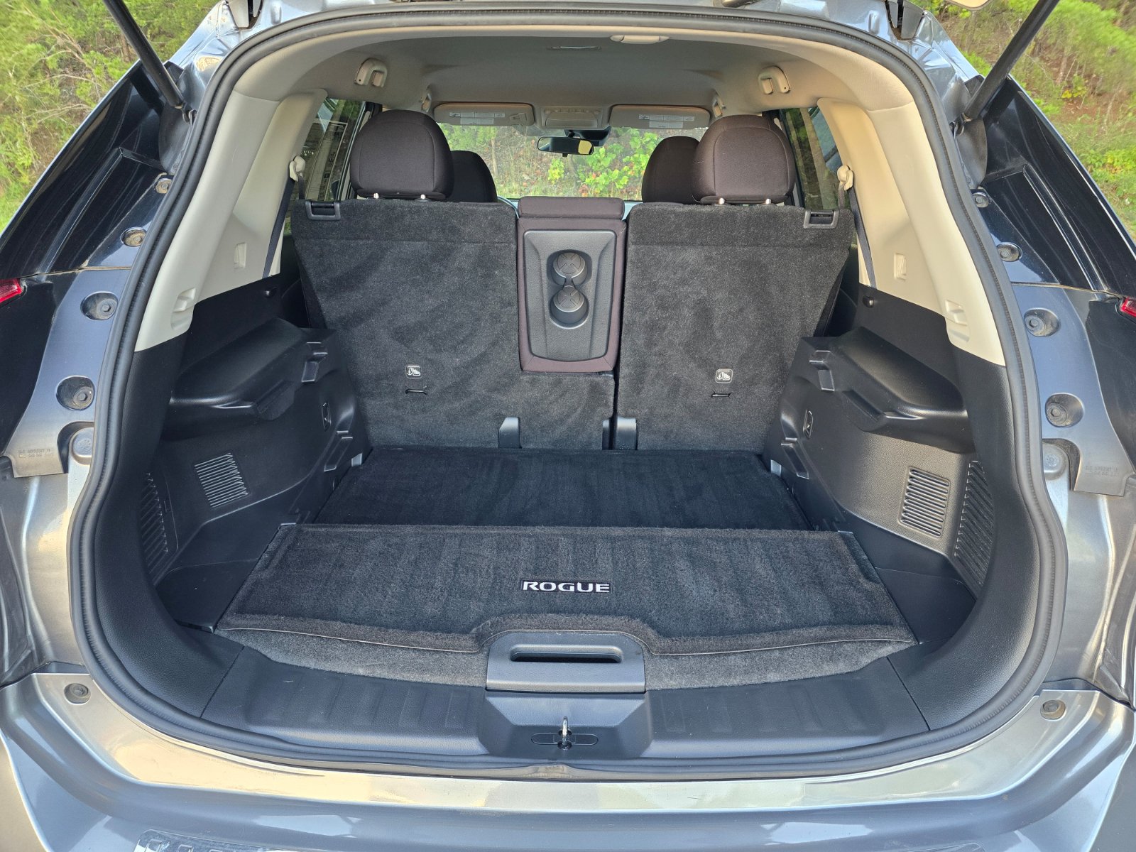 Used 2020 Nissan Rogue S w/ Special Edition Package FWD image 25