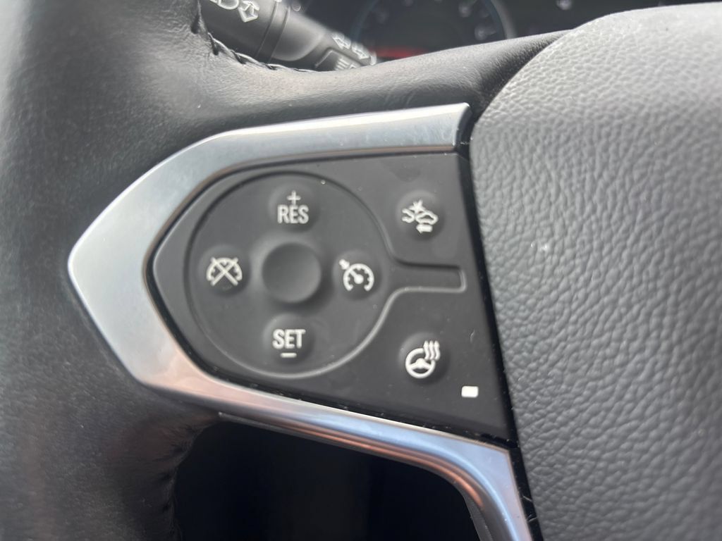 Used 2022 Chevrolet Traverse RS FWD image 22