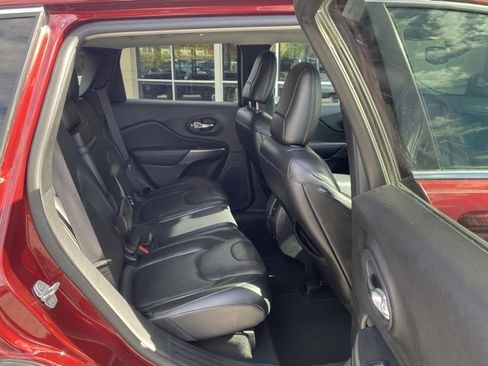 Used 2019 Jeep Cherokee Limited w/ Luxury Group image 34