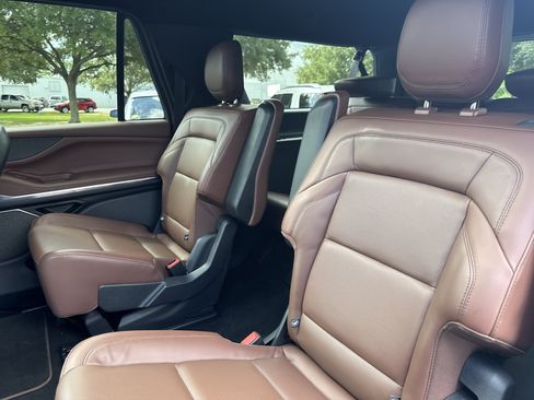 Used 2026 Lincoln Navigator L Reserve AWD/4WD image 26