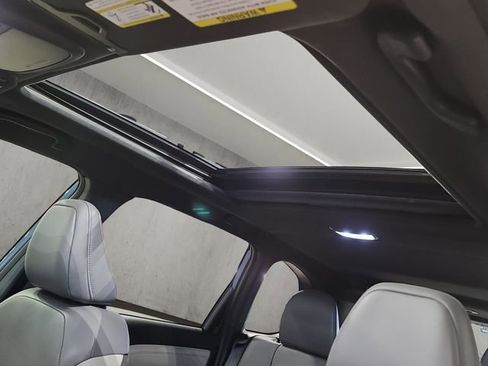 Used 2025 Subaru Forester Limited image 11