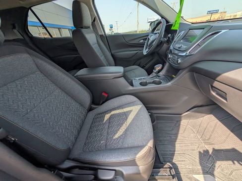 Used 2023 Chevrolet Equinox LT FWD image 4