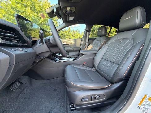 New 2026 Buick Envista Avenir FWD image 14