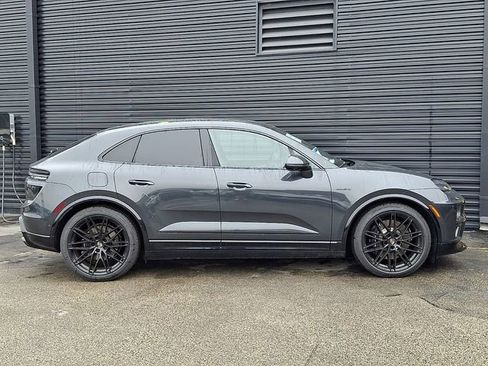 New 2026 Porsche Macan Turbo Electric AWD/4WD image 8