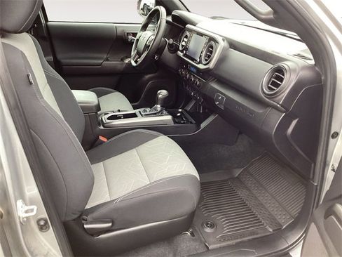 Certified 2023 Toyota Tacoma TRD Off-Road image 15