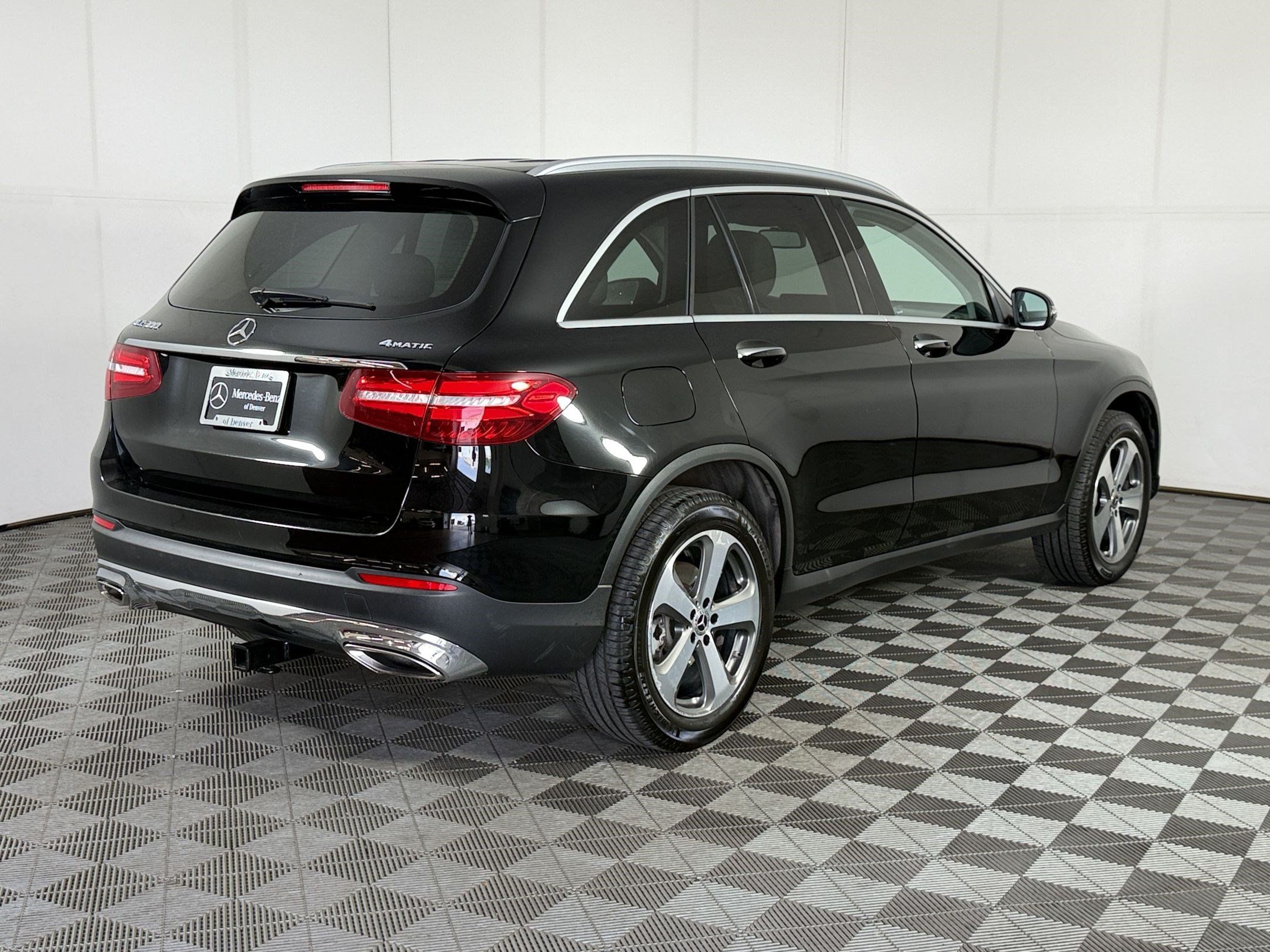 Used 2019 Mercedes-Benz GLC 300 4MATIC image 9