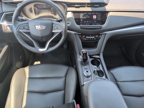Certified 2024 Cadillac XT6 Luxury w/ LPO, Floor Liner Package AWD/4WD image 30