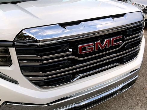 Used 2025 GMC Sierra 1500 SLT image 29