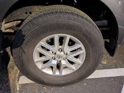 Used 2017 Nissan Frontier SV image 6