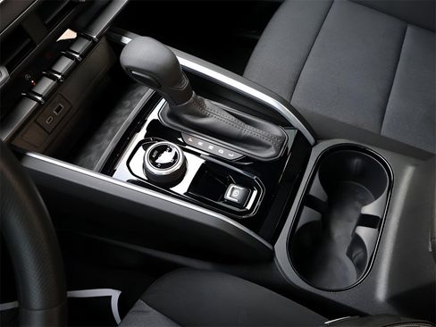 Used 2024 Chevrolet Colorado Trail Boss w/ Technology Package image 26