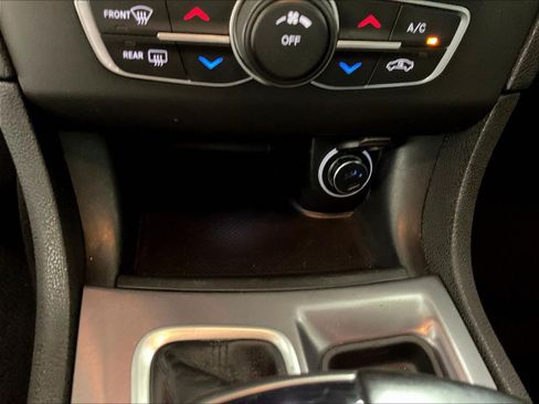 Used 2021 Dodge Charger SXT w/ Leather Interior Group RWD image 16