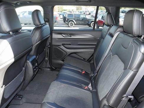 New 2025 Jeep Grand Cherokee L Altitude image 23