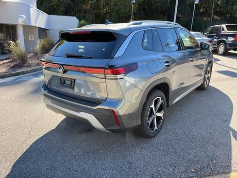 New 2026 Volkswagen Tiguan SE image 3