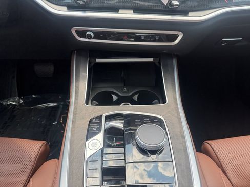 Used 2024 BMW X5 sDrive40i w/ Premium Package RWD image 11