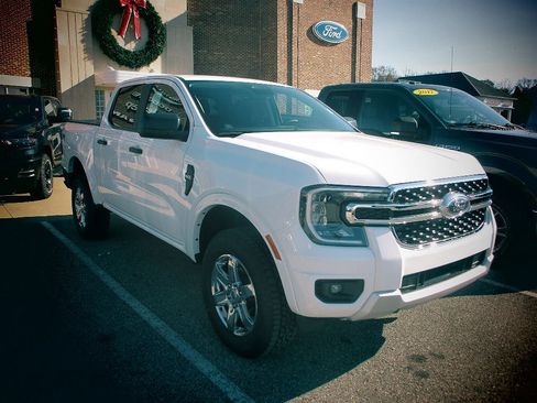 New 2025 Ford Ranger XLT w/ FX4 Off-Road Package AWD/4WD image 1