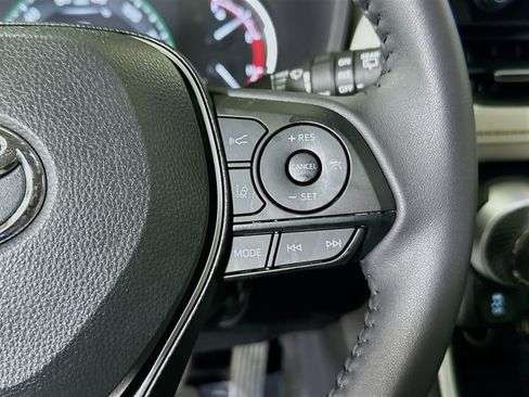 Used 2025 Toyota RAV4 XLE Premium image 17