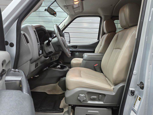 Used 2017 Nissan NV 3500 SL RWD image 16