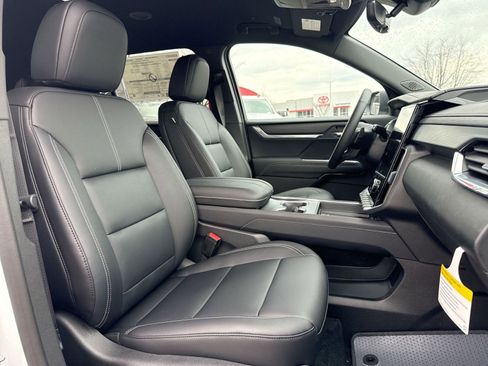 New 2026 GMC Acadia Elevation image 21