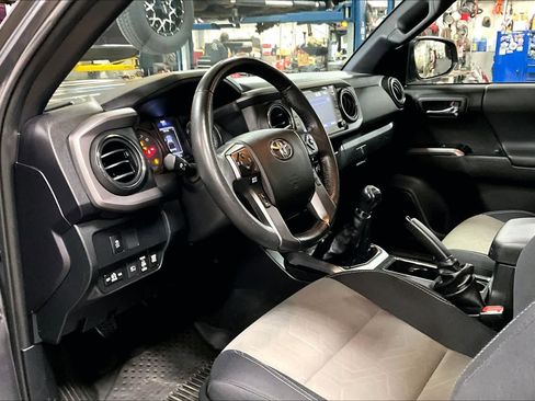 Certified 2022 Toyota Tacoma TRD Sport w/ Technology Package image 16