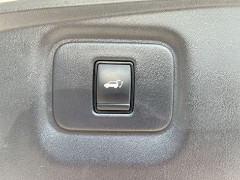 Used 2017 Nissan Pathfinder Platinum w/ Cargo Package AWD/4WD image 14