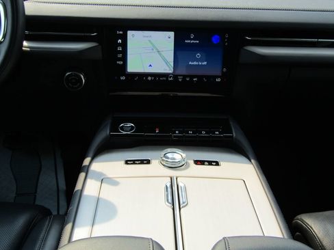 Used 2025 Lincoln Navigator Reserve AWD/4WD image 35